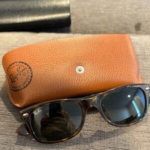 Tortoise Rayban Wayfarer
